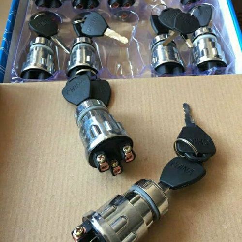 Трактор -вилочный погрузчик