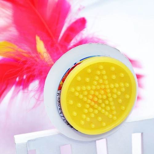 Большая фитнес -сестра -в трюк, куриные перья гусы