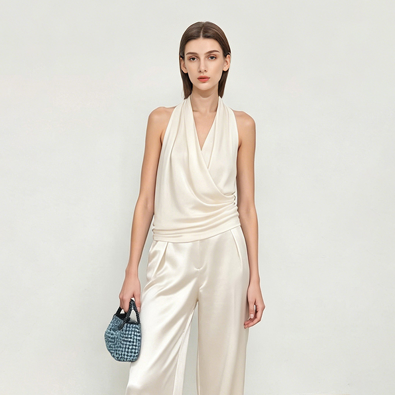 Elegant Off-White Satin Halter Neck Sleeveless Top for Women, New Summer Style, Slimming, Commuter Design, High-End Feel, Tank Top Shirt