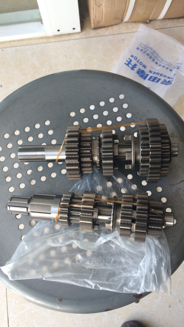 Jiangsu Zongshen Locomotive Original Plant Accessories-Humvee Wedge Water Cooling Main Deputy shaft assembly (Long 177cm