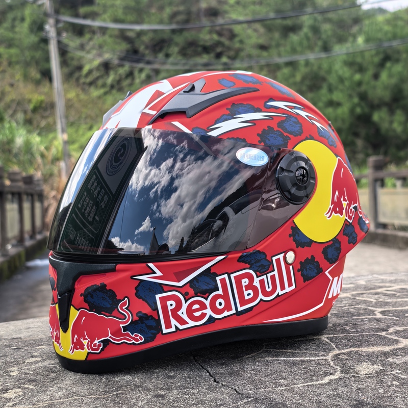 New Children's Full-Face Kart Helmet, All-Season Safety Helmet, Cool Motorcycle Helmet, Bicycle Mountain Bike Helmet New Children's Full-Face Kart Helmet, All-Season Safety Helmet, Cool Motorcycle Helmet, Bicycle Mountain Bike Helmet