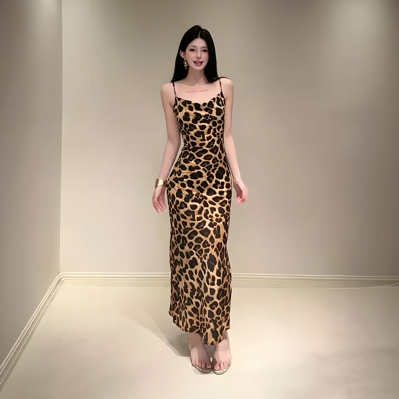 Summer Sexy Slimming High-Waisted Backless Leopard Print Retro French Niche Design Slit Dress with Breast Pads for Women