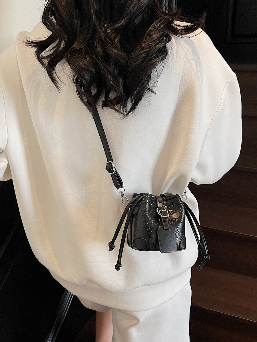 Mini Small Crossbody Bag for Women 2026 New Mini Bucket Bag with a High-End Feel, Niche Single-Shoulder Earphone Lipstick Bag