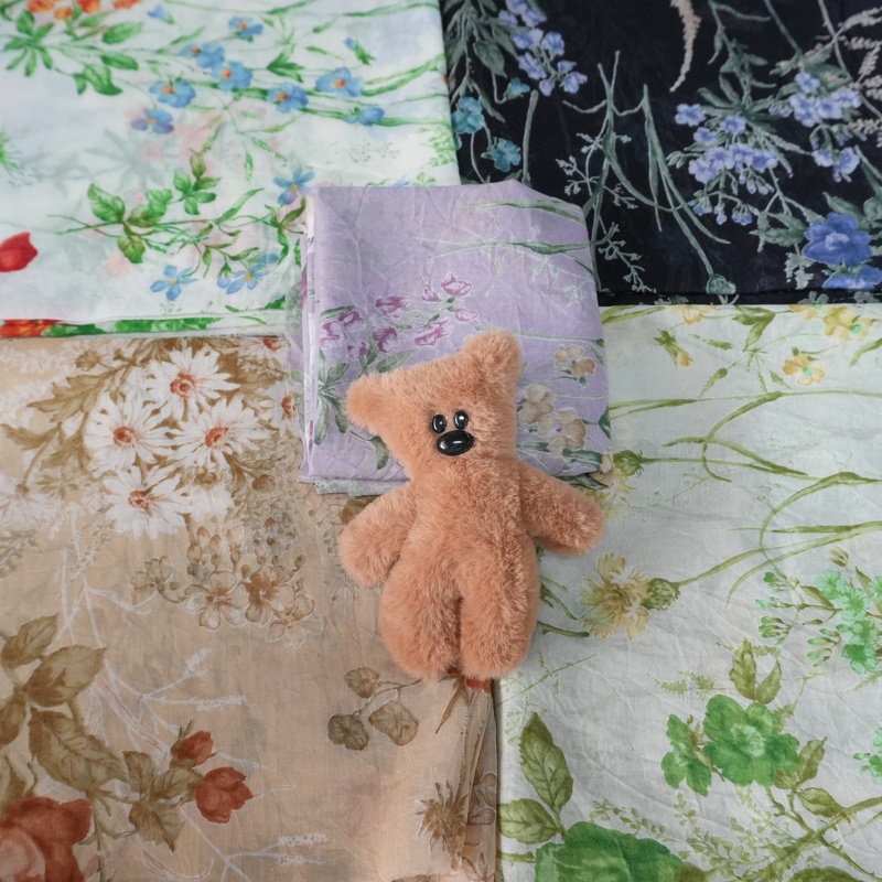 【Domestic In-Stock】Yuwa Light Summer Floral 80-Count Cotton Japanese Imported Handmade Clothing Fabric Half Meter (Slightly Sheer)