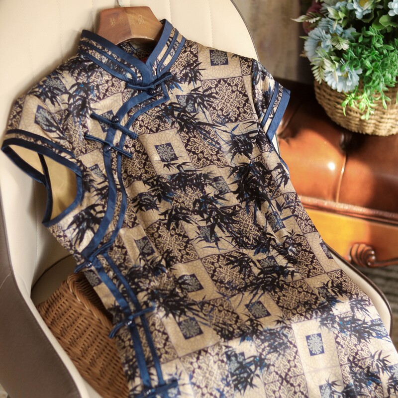 Q Tweep The style of the style is to be heavened to the ancient traditional patterned qipao, the true silk dress double layer ME853