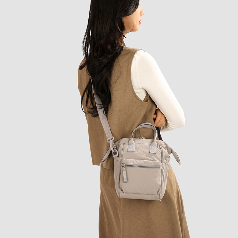 Niche Mini Backpack for Men and Women, Handbag, Shoulder Bag, Crossbody Bag, Multi-Wearing Style, Casual, Versatile, Trendy Brand, Lightweight, for Commuting