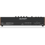 BEHRINGER/百灵达 Нейтронный аналоговый синтезатор