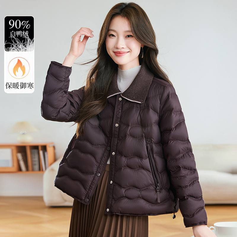 90 White Duck down Lightweight down Jacket for Women, Short Style, 2025 New Model, Knitted Collar, Color-Blocking, Fashionable Coat for Petite Sizes 90 White Duck down Lightweight down Jacket for Women, Short Style, 2025 New Model, Knitted Collar, Color-Blocking, Fashionable Coat for Petite Sizes