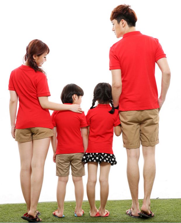 Mùa hè cha mẹ và con ngắn tay gia đình ba hoặc bốn áo thun polo áo sơ mi ngắn tay gia đình nhà và quần áo của con trai áo nỉ có mũ cho cả nhà