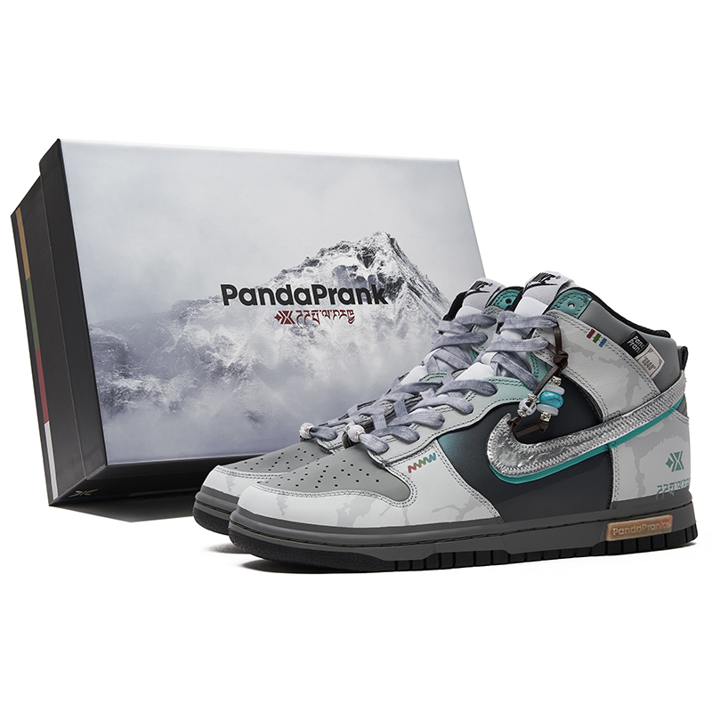 Panda Prank Nike Dunk Retro Mountain Journey Outdoor Casual Wear-Resistant High-Top Sneakers Trendy