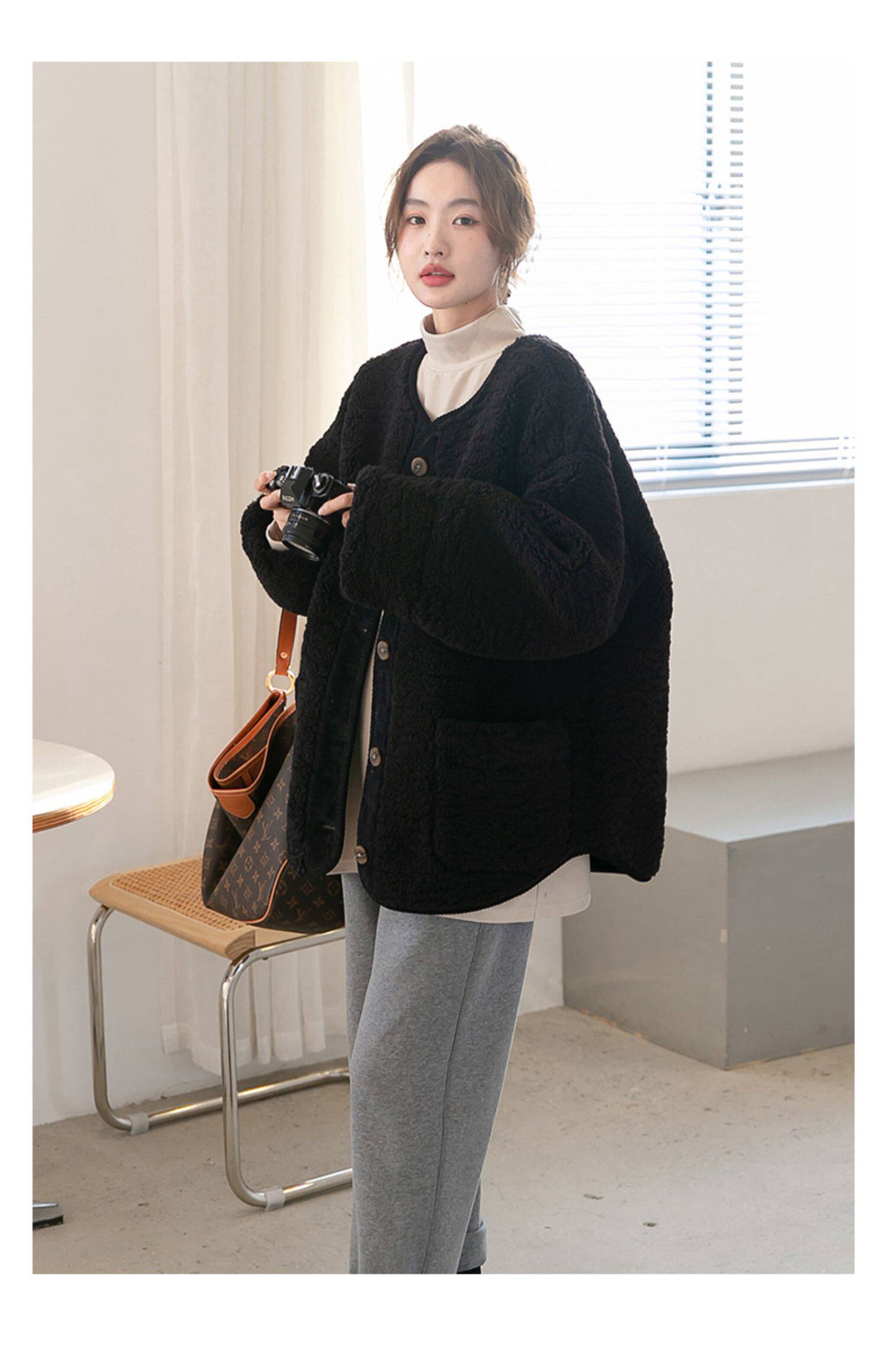 Пальто для беременных 孕妇装秋冬新款宽松大码遮肚显瘦无领羊羔毛保暖外套