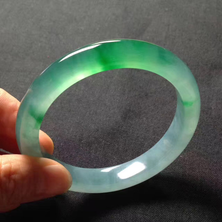Natural Emerald A Cargo Old Pit Ice Seed Yang Green Bracelet your Princess Zhengyu Jade Bracelet Ice Seed Floating Jade Bracelet with a certificate