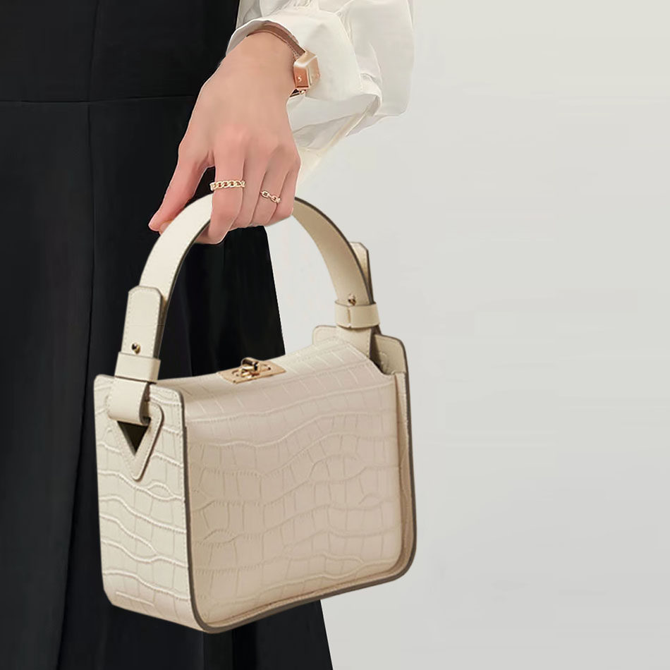 Women's bag original leather niche design texture cowhide fashion retro women's spring and summer hand-held cross bag small square bag