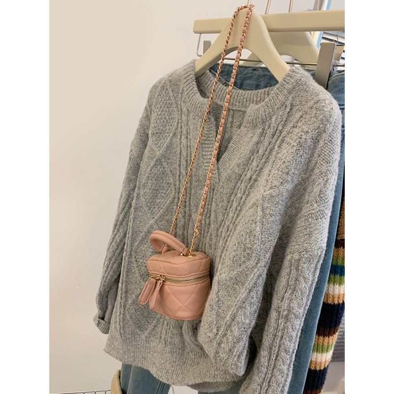 Autumn and Winter Korean Style Round Neck Long-Sleeved Sweater for Women, Gray Twist Pattern, Age-Reducing Wool Sweater, Loose and Lazy Style Cashmere Top Autumn and Winter Korean Style Round Neck Long-Sleeved Sweater for Women, Gray Twist Pattern, Age-Reducing Wool Sweater, Loose and Lazy Style Cashmere Top