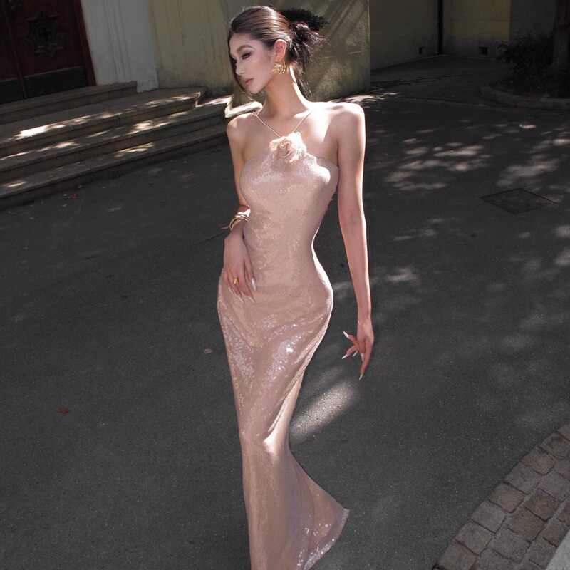 1S Three-Dimensional Floral Sequin Halter Dress, Sparkling Backless Slit Mermaid Dress for Exhibitions, Evening Dresses, and Vacation Dresses