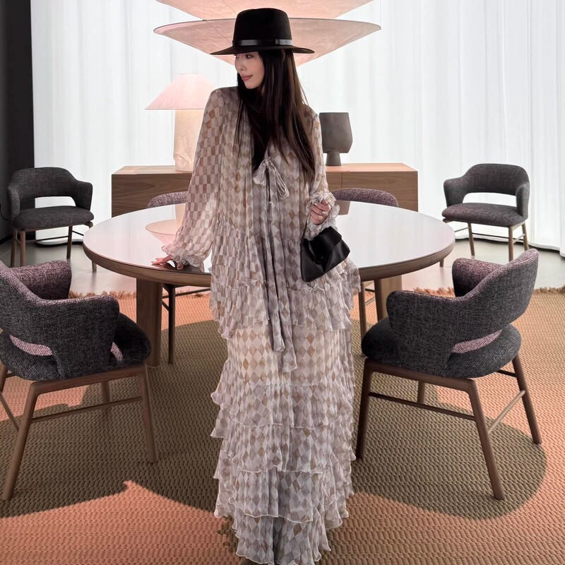 1S New Chinese-Style Checkerboard Pattern Dress with Layered Ruffles, Tiered Cake Skirt, Long Sleeves, Exhibition Dress, Vacation Dress