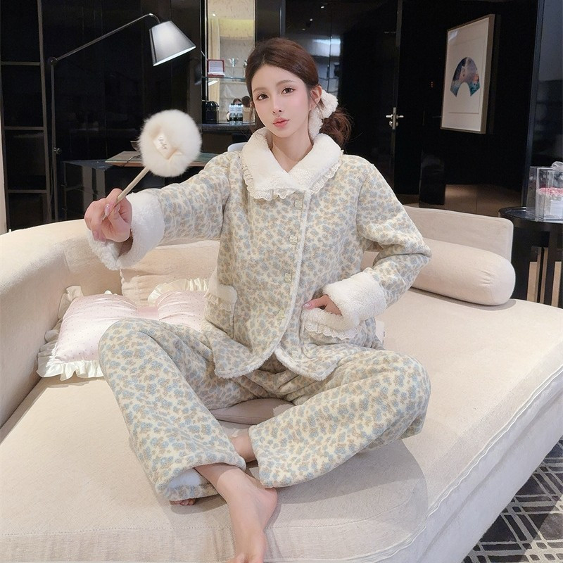Women's Autumn and Winter Pajamas, Composite Fleece, Thickened Sherpa Velvet, Small Floral Pattern, Warm Cardigan, Home Wear, Hot-Selling 2025 Women's Autumn and Winter Pajamas, Composite Fleece, Thickened Sherpa Velvet, Small Floral Pattern, Warm Cardigan, Home Wear, Hot-Selling 2025