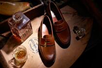  CrockettJones Rare Color Horse Hip Leather Whiskey Cigar Loaf