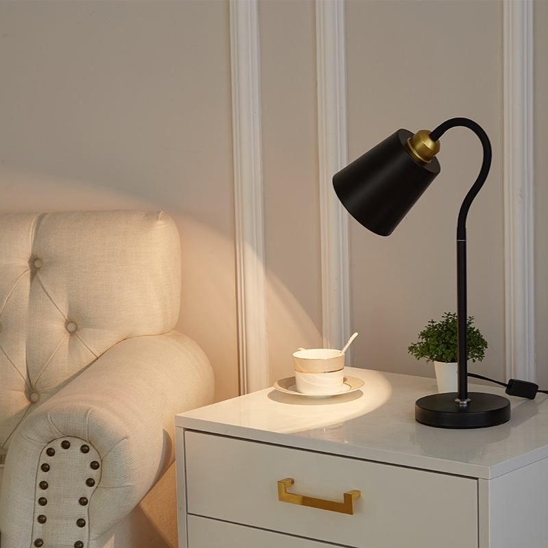 Scandinavian Eye Protection Table Lamp Living Room Bedroom Bedside Lamp Student Study Dormitory Home Plug-In Creative Led Table Lamp