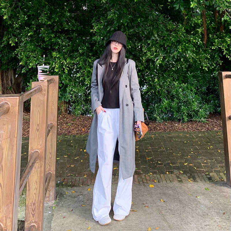 Hepburn-Style Gray Woolen Coat for Women with Shoulder Pads, Herringbone Pattern, Loose Mid-Length Thickened Suit Woolen Jacket Hepburn-Style Gray Woolen Coat for Women with Shoulder Pads, Herringbone Pattern, Loose Mid-Length Thickened Suit Woolen Jacket