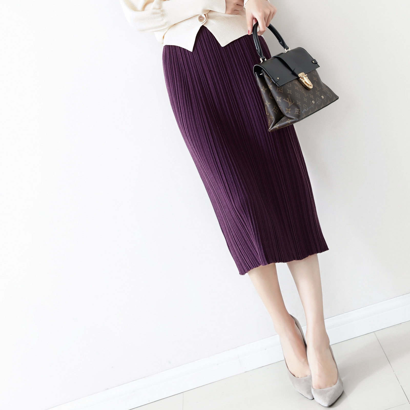 Autumn hardcore items are elegant and fashionable Elastic waist high waist pleated medium and long knitted skirt