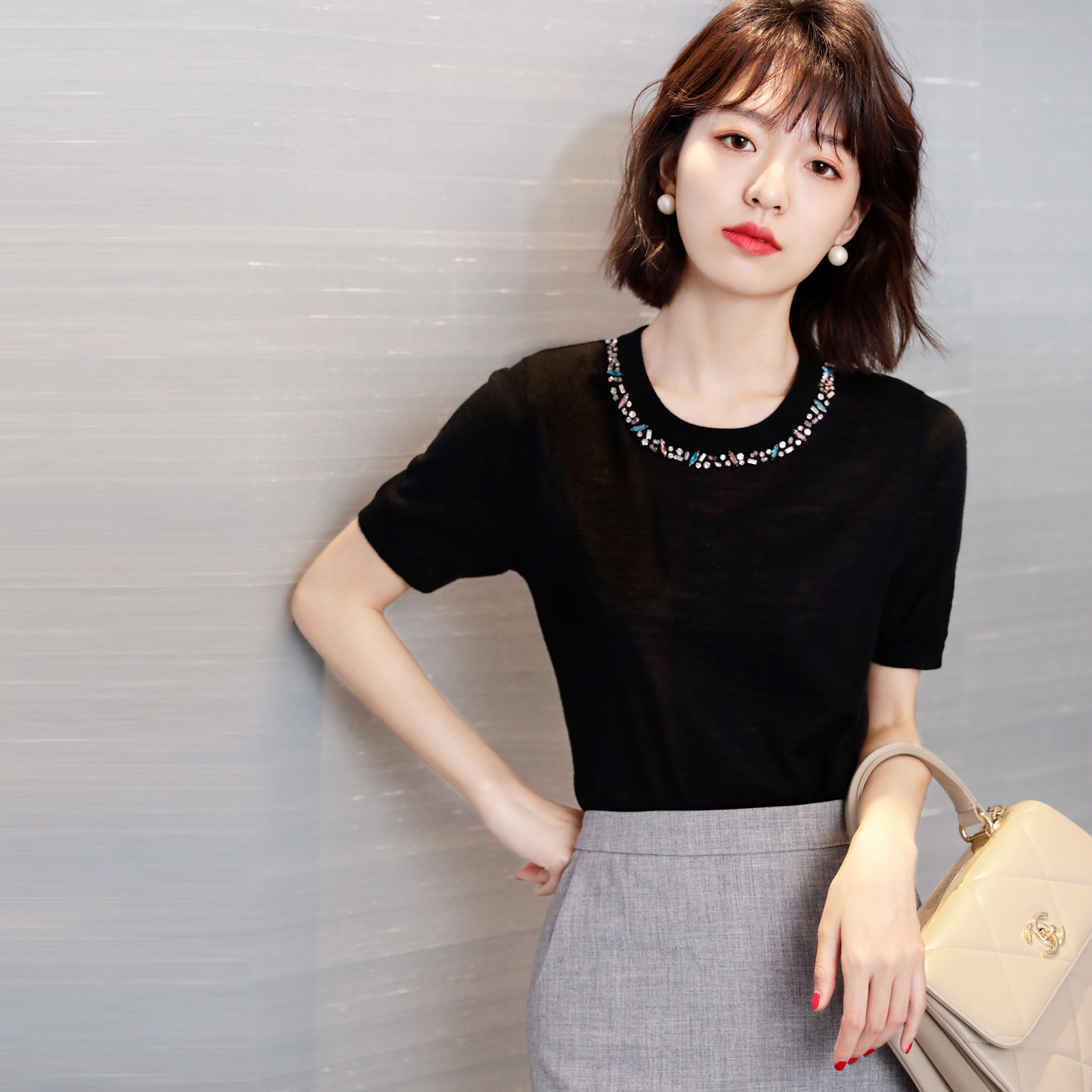 Core single product light elegance no shortage of delicacy beautiful nowool color diamond neckline short sleeve headsweaters