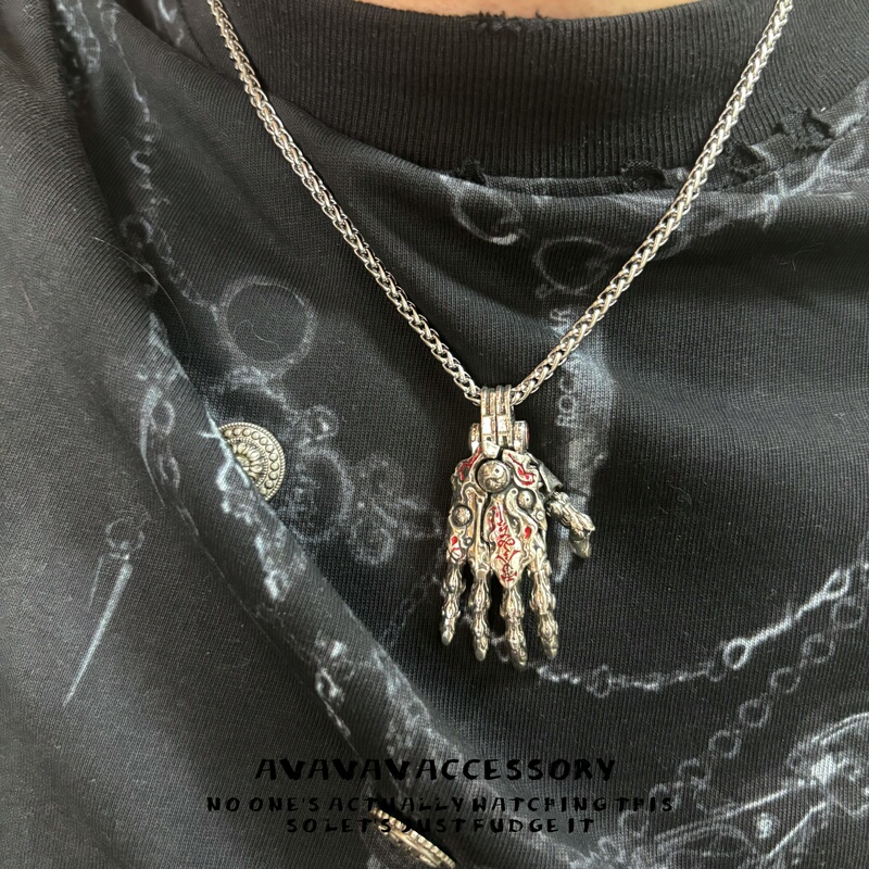 Avavava Niche Design Vintage Skull Pendant Necklace High Street Dark Mechanical Hand Necklace Trendy Sweater Chain