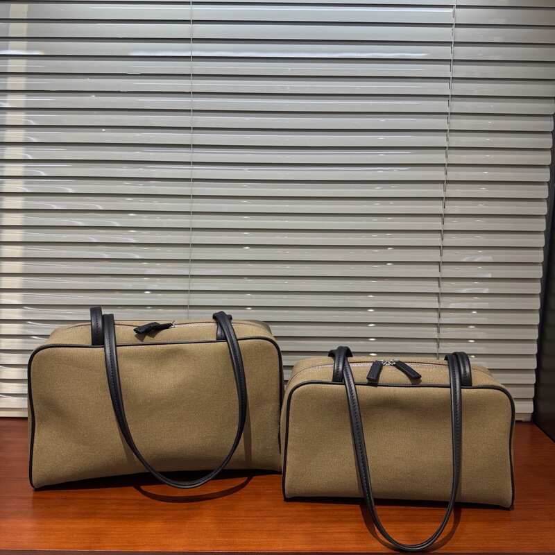 2026 New Astra Canvas Material Is Very Lightweight and Durable, Shoulder Bag in Minimalist Row Style, Military Green Tr Series