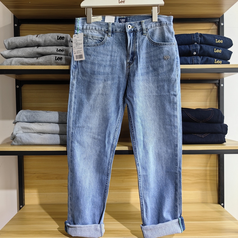 Lee Spring and Summer Men's 726 Version Light Blue Straight-Leg Mid-Waist Jeans Versatile and Slimming L127266Usbkb Lee Spring and Summer Men's 726 Version Light Blue Straight-Leg Mid-Waist Jeans Versatile and Slimming L127266Usbkb