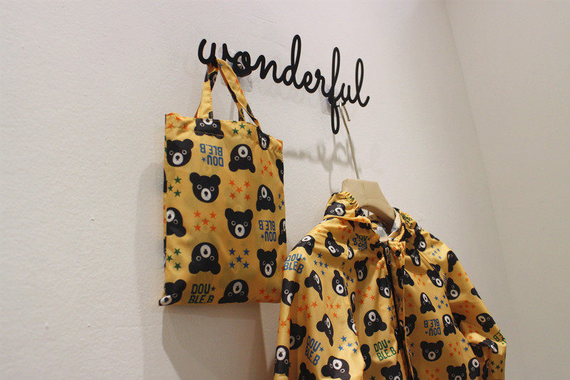 Light and quick-drying children's raincoat Cute cute Bear cartoon children's raincoat does not close for the New Year