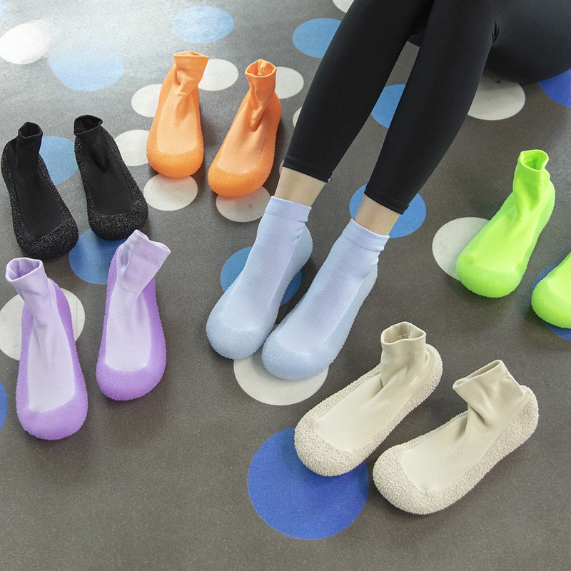 Indoor Yoga Shoes, Multi-Functional, Breathable, Non-Slip, Silent, Running, Fitness, Children's and Adult Sports, Luminous Beach Shoes and Socks