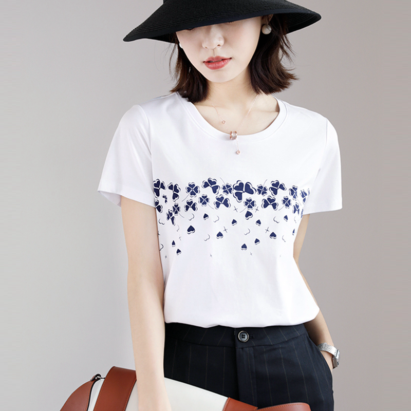 Minimalist fine knocks with pint-type face value too great for delicate four-leafed straw printed straight cylinder short sleeve T-shirt