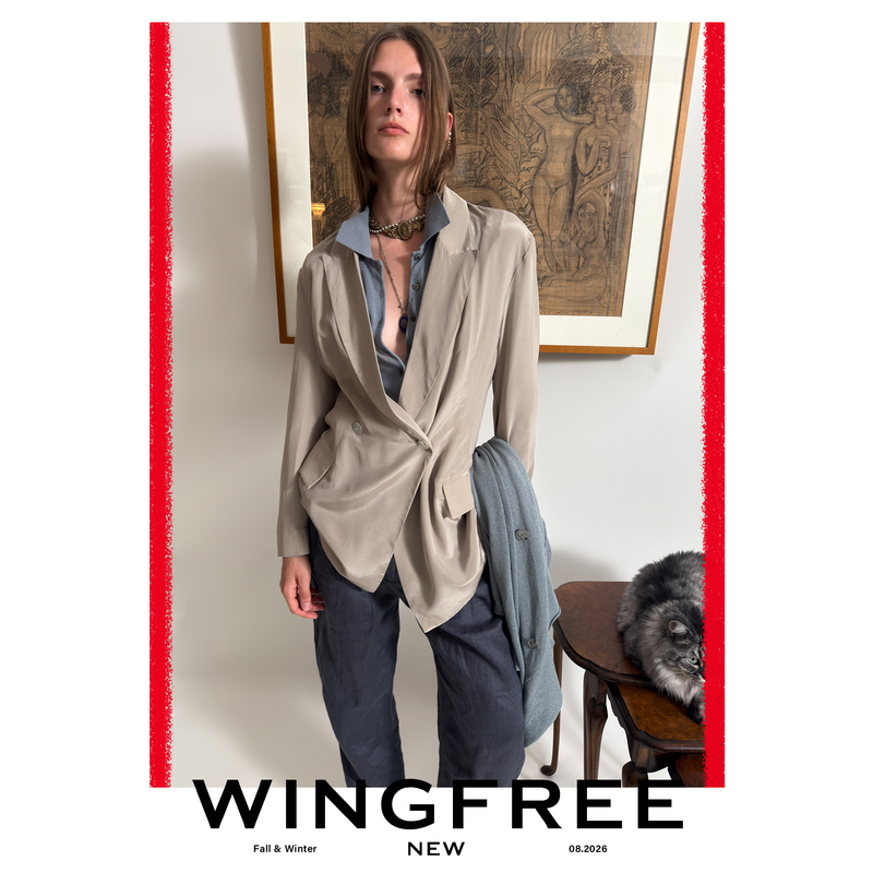 Wingfree Fashionable, Elegant, Relaxed, Versatile, Yuppie Straight Double-Breasted Silk Blazer for Autumn Wingfree Fashionable, Elegant, Relaxed, Versatile, Yuppie Straight Double-Breasted Silk Blazer for Autumn