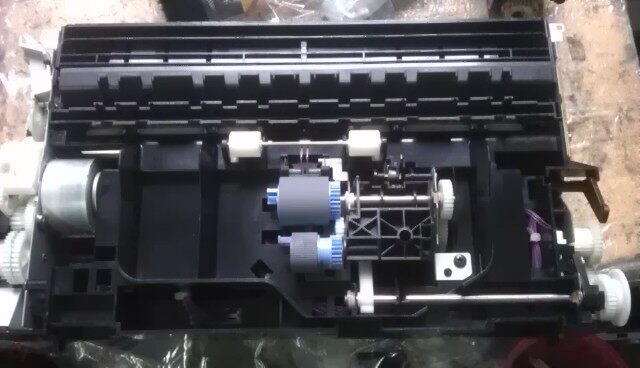 Original packaging HP HP5500 HP5550 paper-in-paper components HP5550 upper paper components rubbing paper components