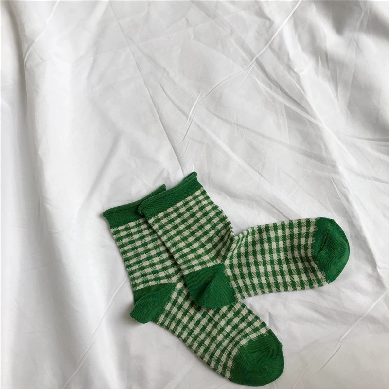 Cô gái kẻ sọc retro hoang dã vớ cotton vớ đại học vớ gió vớ mùa thu và mùa đông thủy triều đưa học sinh trong vớ ống