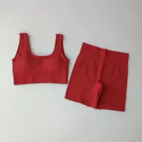 Красный бюстгалтер, шорты