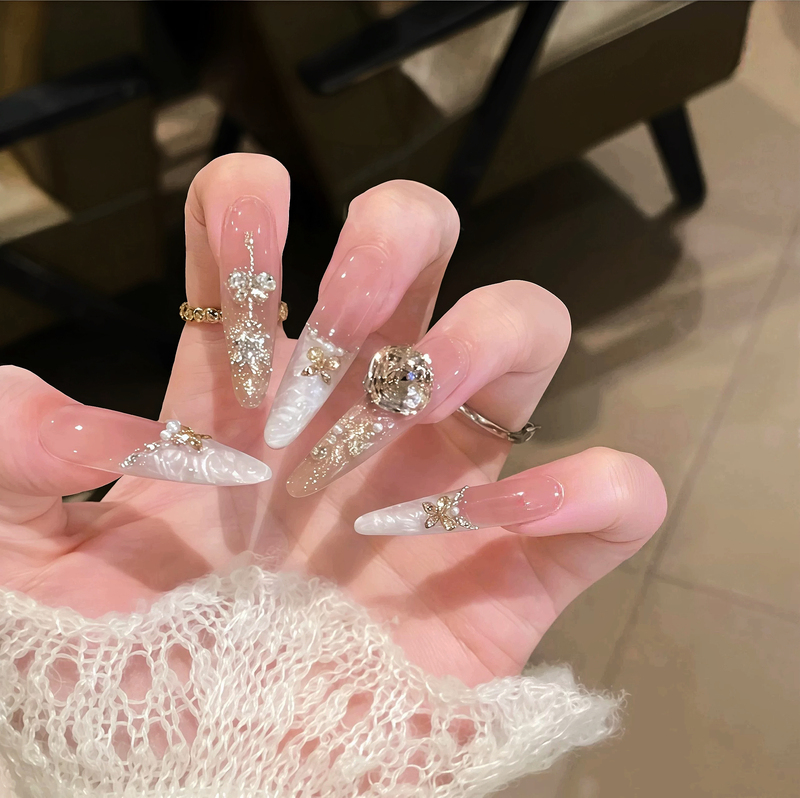 High-End Noble Style [Champagne Full of Diamonds] Handmade Wearable Nails 2026 New Pure Desire Spring and Summer Mid-Length Nail Art