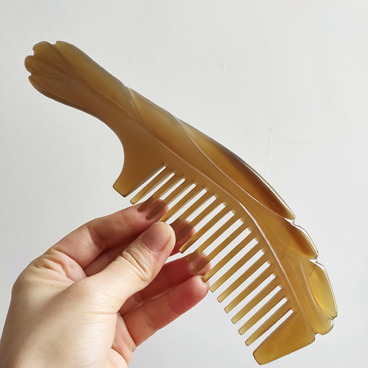 Famous horn craftsman oversized old white buffalo horn massage comb hand-carved pattern large-tooth curly hair massage comb