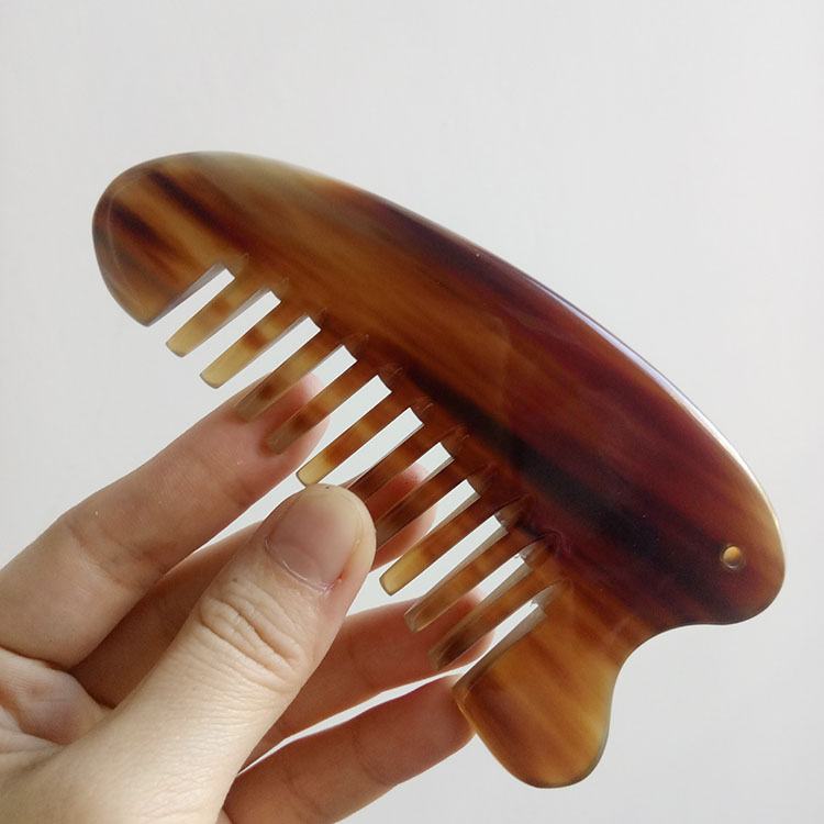 Beauty old role Zeuve white buffalo horn scraping plate massage comb red massage scalp