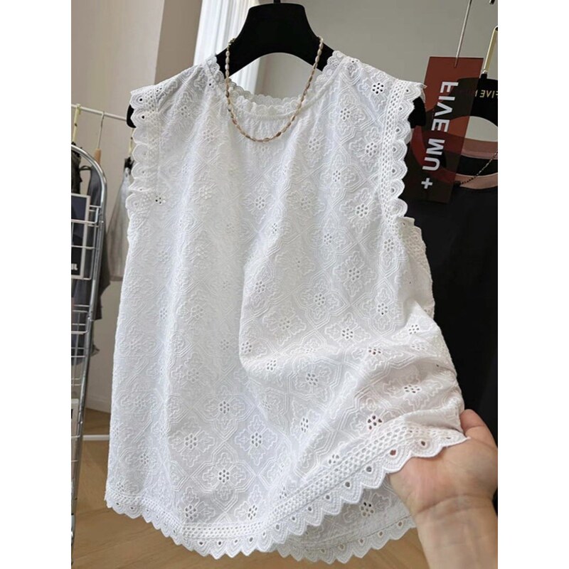 100kg Plus Size 2025 Summer Pure Cotton Hollow Crochet Sleeveless Lace Top Elegant Versatile Vest for Women 100kg Plus Size 2025 Summer Pure Cotton Hollow Crochet Sleeveless Lace Top Elegant Versatile Vest for Women
