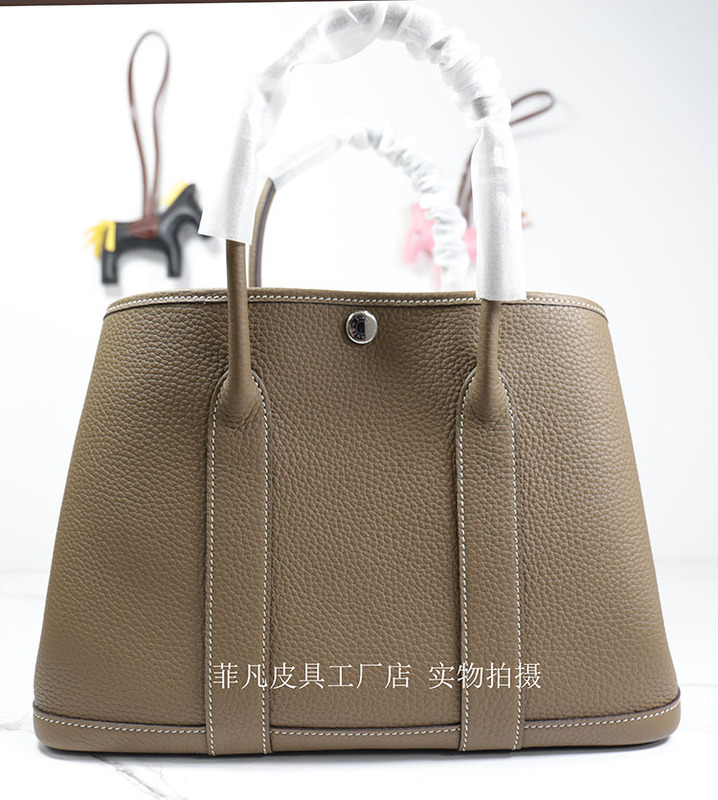 2025 New Garden Bag 30Cmtc Cowhide Office Tote Bag Commuting Bag Large Capacity Shopping Bag Handheld Women's Bag