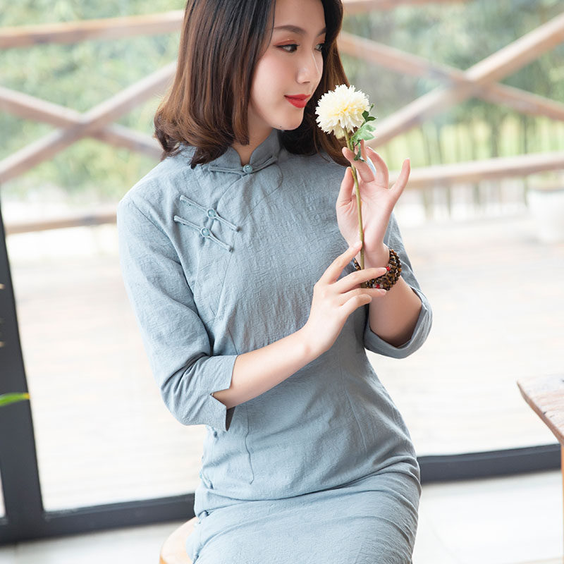 Improvement of the qipao young Republic of the country The short section of cotton linen dress everyday can be worn with a thin and thin temperament to build up a dress