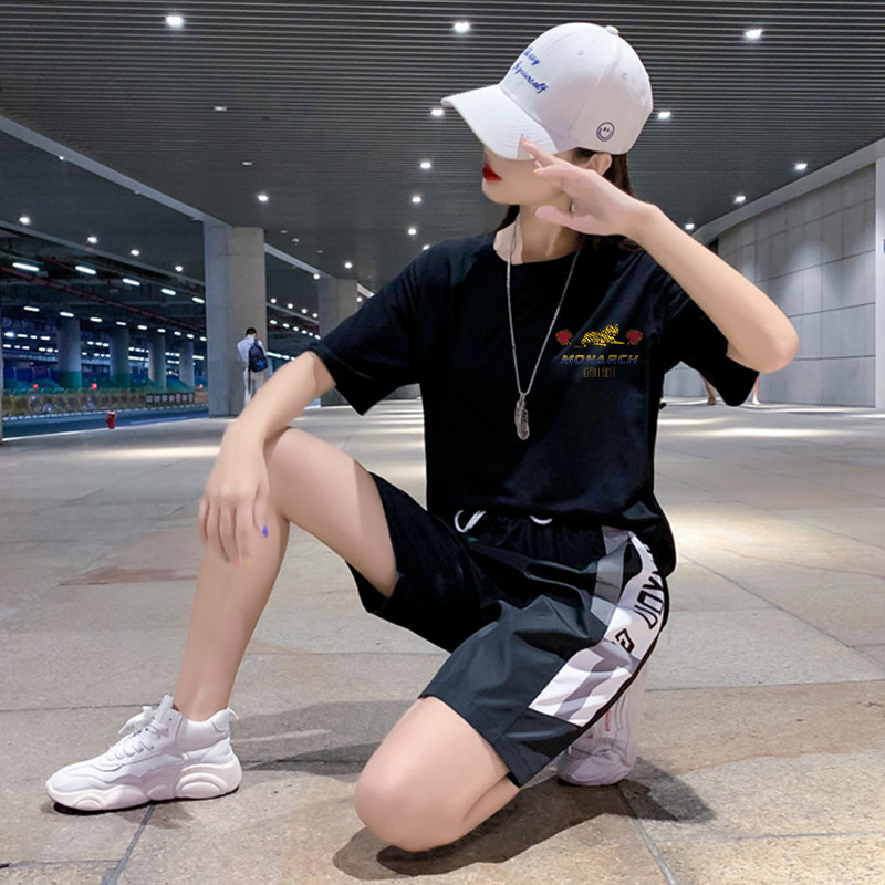 Hip-hop phù hợp với môn thể thao mùa hè của phụ nữ lỏng lẻo vừa vặn t-shirt quần short ma bước hip-hop Hàn Quốc phiên bản của mạng thời trang màu đỏ hai mảnh bộ thủy triều