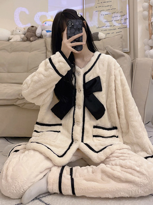 taobao agent Coral velvet demi-season winter pijama, insulated flannel uniform, Chanel style