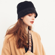 AI Europe and the United States street tide burst bucket hat street shot artifact show with the same straight fisherman hat 2021 early autumn hat