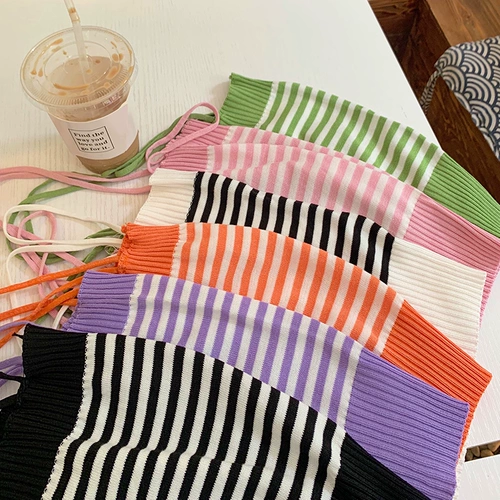 Сиреневая приталенная трикотажная короткая майка топ, 2021 года