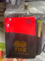 Cartes de fautes rouges et jaunes pour match de football version fluorescente livrée avec carnet de score et crayon