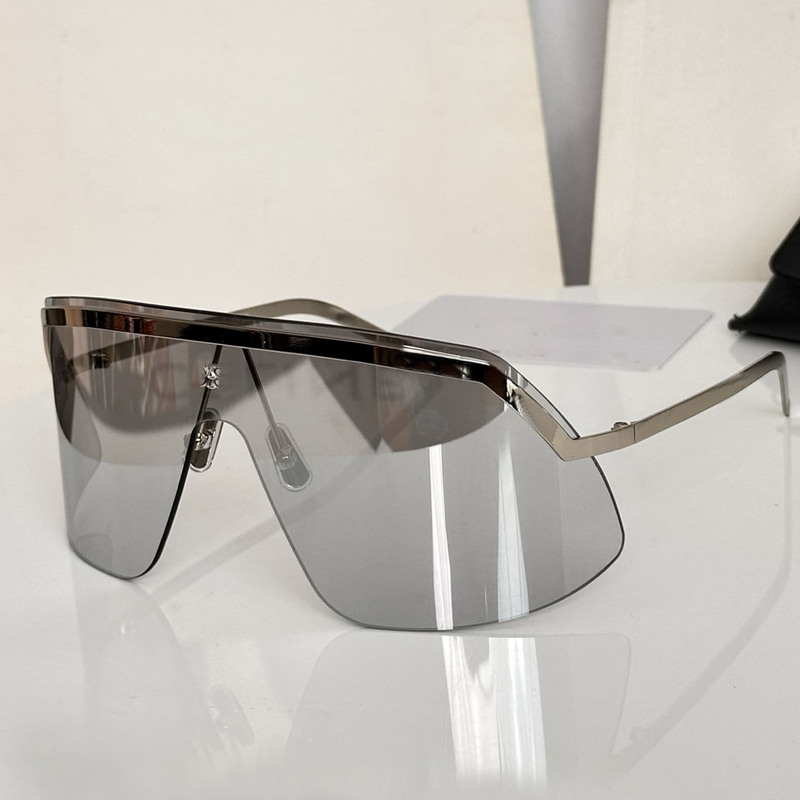 2026 European and American Style Large-Frame Protective Goggles for Women, Anti-Uv, Face-Slimming Sunglasses for Beach Photography
