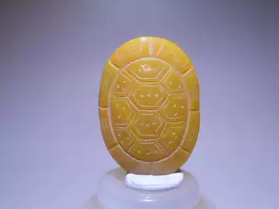 #48 Warring States red and yellow material turtle back rich armor world pendant back Cloud