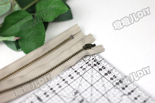 Handmade imported YKK interchangeable zipper head metal zipper gold bronze 45cm